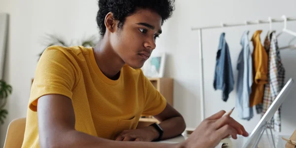 Comportamiento de la generación Alfa en las redes sociales